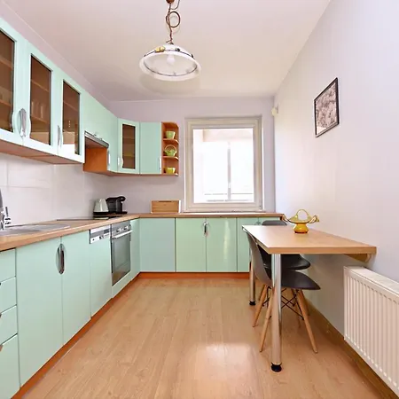 Bright Victus With Parking In The Heart Of By Renters Zoppot